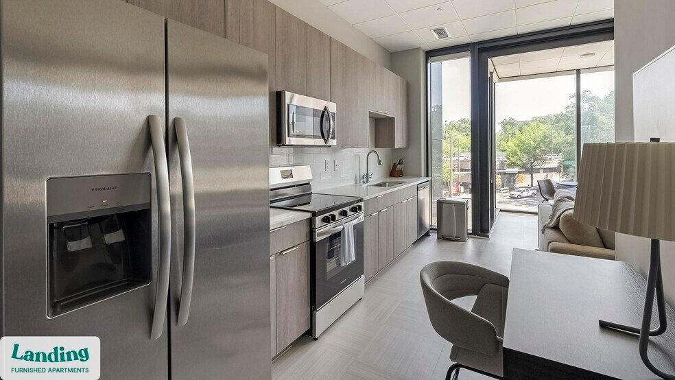 Building Photo - 600 19th St N