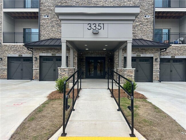 Building Photo - 3351 Orwell Wy