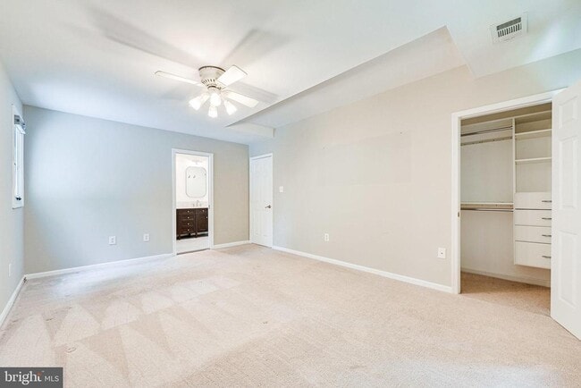 Building Photo - 12127 Holly Knoll Cir