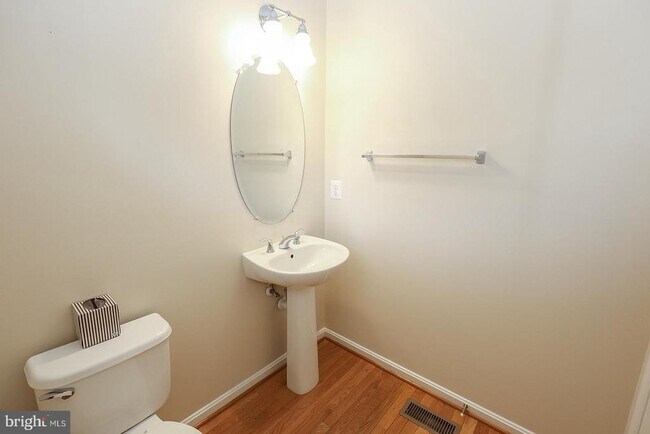 Building Photo - 23305 Hyacinth Ln