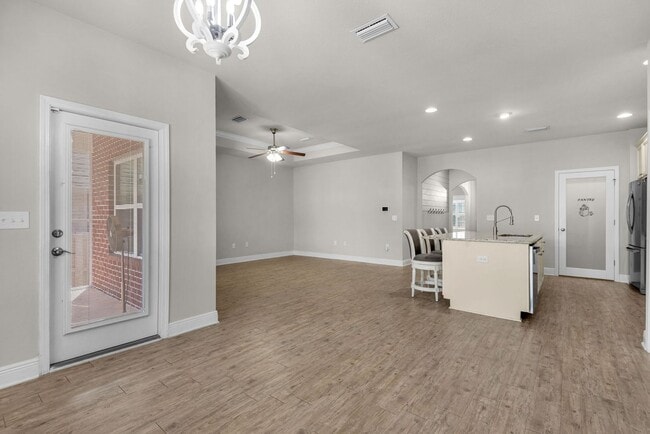 Building Photo - Beautiful home in Ashley Plantation!