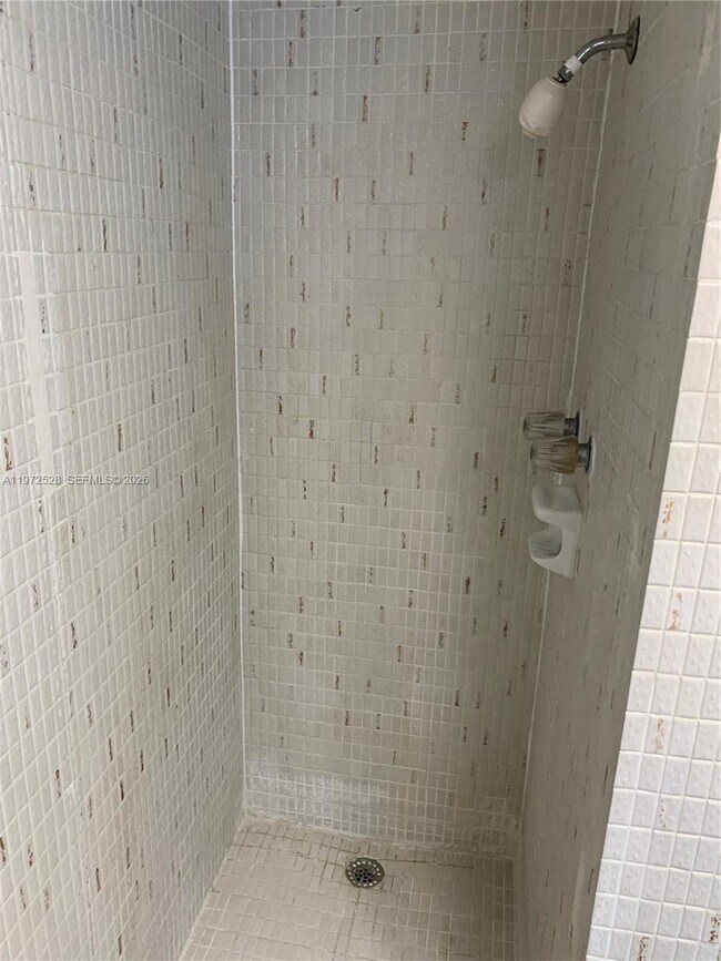 Building Photo - 2861 Leonard Dr