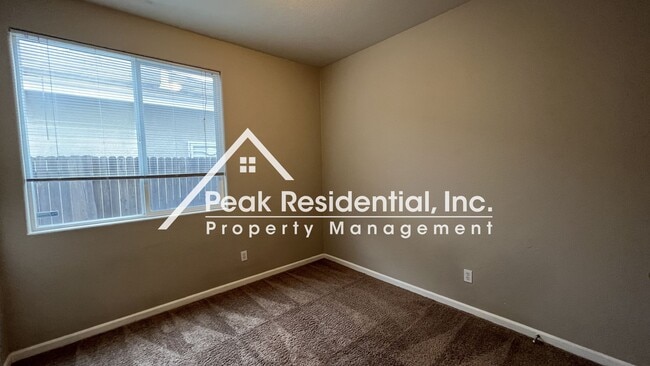 Building Photo - Spacious Elk Grove 3bd/2ba Home with 2 Car...