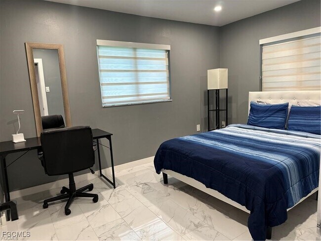 Building Photo - 5212 Santa Rosa Ct