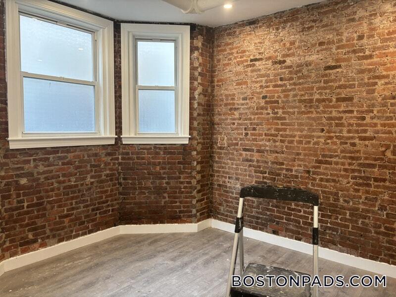 Building Photo - 109 Peterborough St