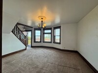 Building Photo - 309 1/2 E 7th St