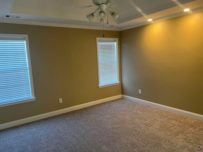 Building Photo - 202 Chasen Ct