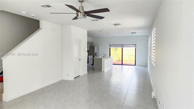 Building Photo - 371 NE 16th St