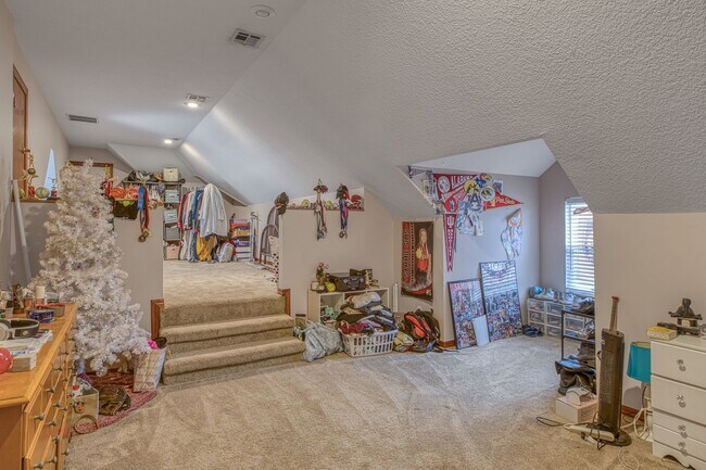 Building Photo - Highly desirable home in Briarbrook