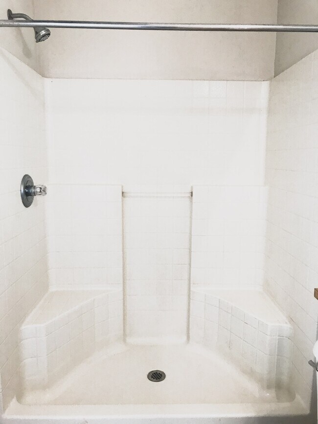 Building Photo - Home Sweet Home is this 4 bed, 2 bath home for Rent in the Asbel Creek Subdivision!