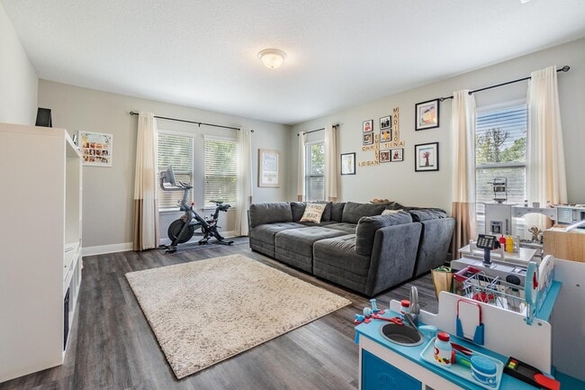 Building Photo - 8107 Champions Forest Way