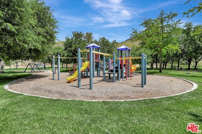 Building Photo - 24701 Cll Conejo