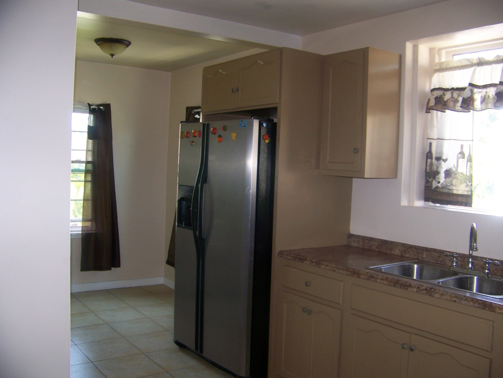 Building Photo - 2500 S Bronson Ave