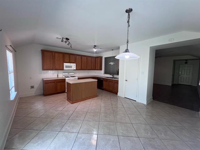 Building Photo - 9301 Leesburg Ct