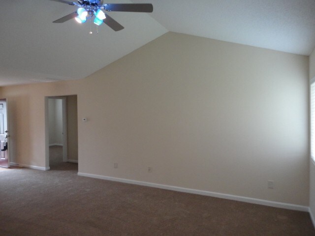 Building Photo - 5701 Hidden Lake Dr