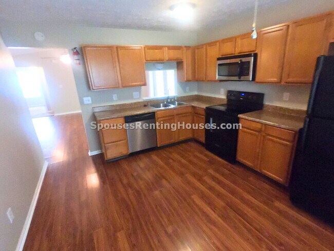 Building Photo - 7648 Camberwood Dr