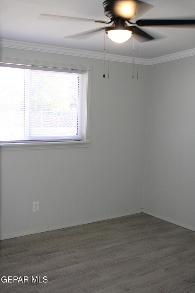 Building Photo - 10465 Omega Cir