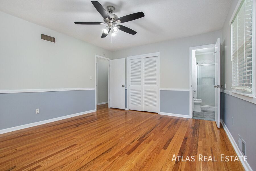 Building Photo - 625 NW Kay Dr