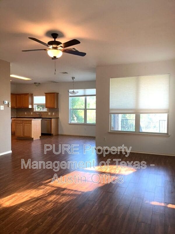 Building Photo - 10520 Dunham Forest Rd