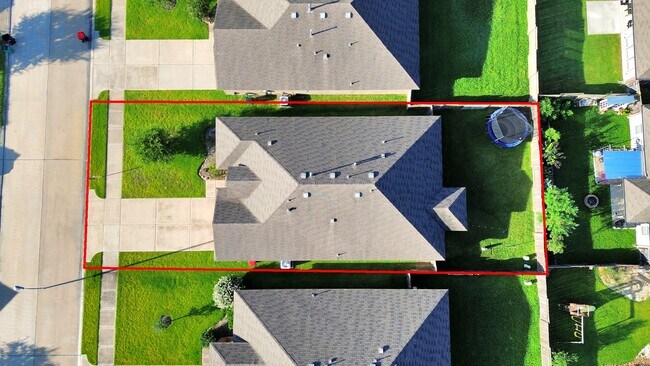 Building Photo - 3030 Dripping Springs Ct