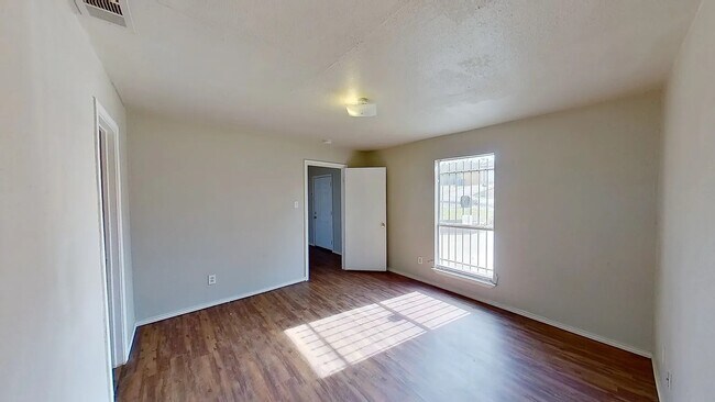Building Photo - 2703 Kool Ave