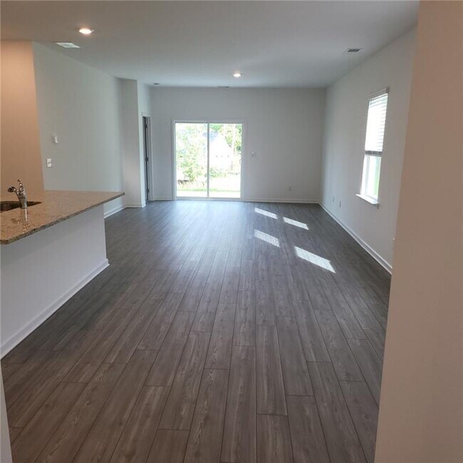 Building Photo - 448 Golden Eagle Pkwy
