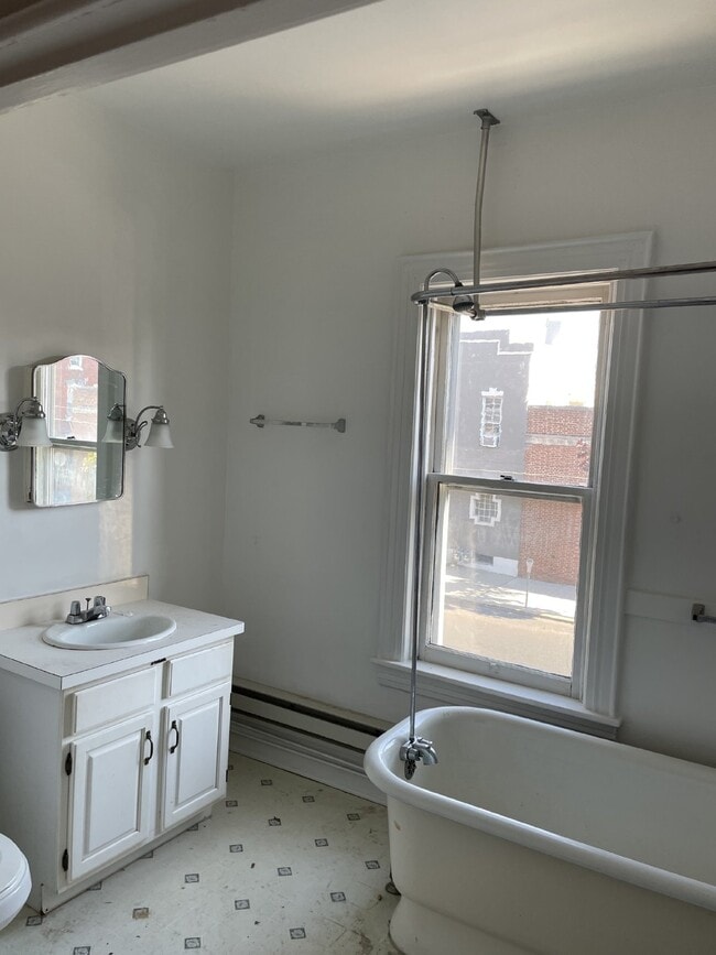 Building Photo - 117 Baltimore St