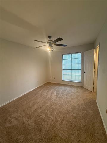 Building Photo - 1009 Village Wood Ct