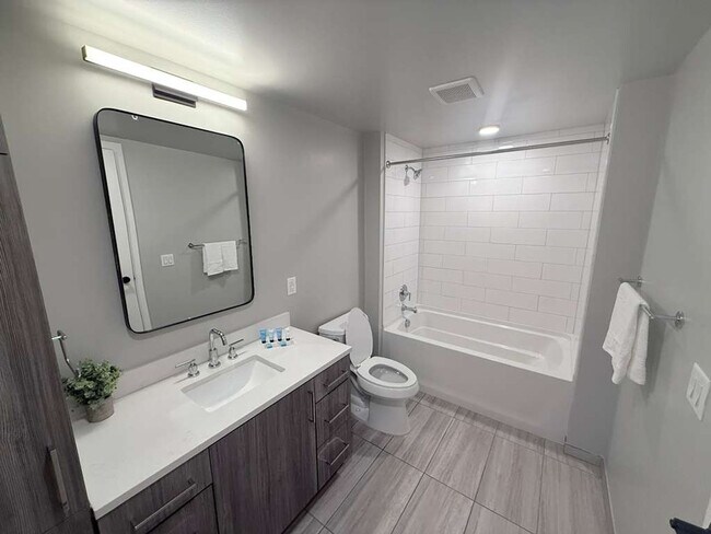 Building Photo - 1122 N Hudson St