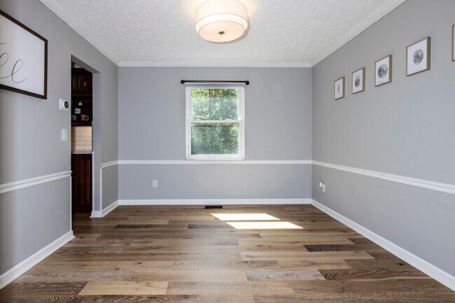 Building Photo - 2037 Sutter Pkwy