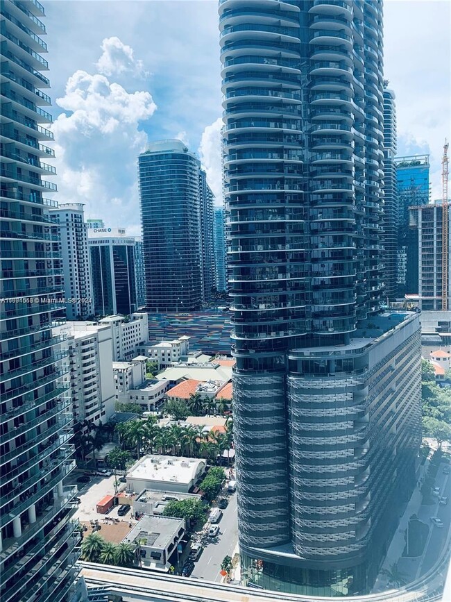 Building Photo - 1080 Brickell Ave