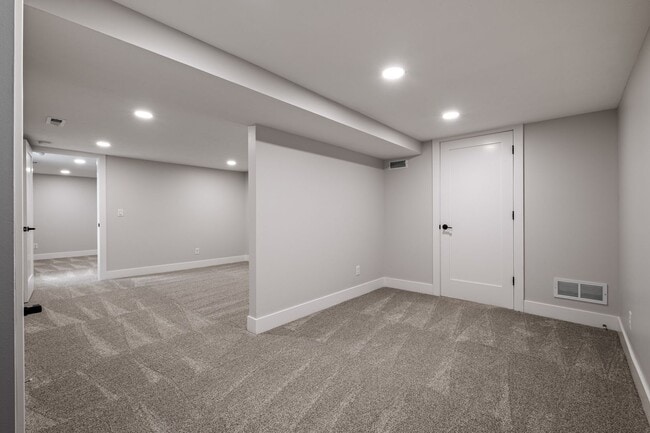 Building Photo - WELCOME HOME!