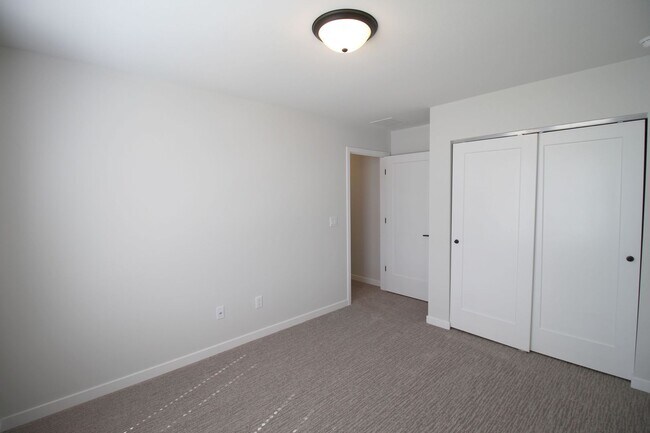 Building Photo - 2324 Lovie Ln