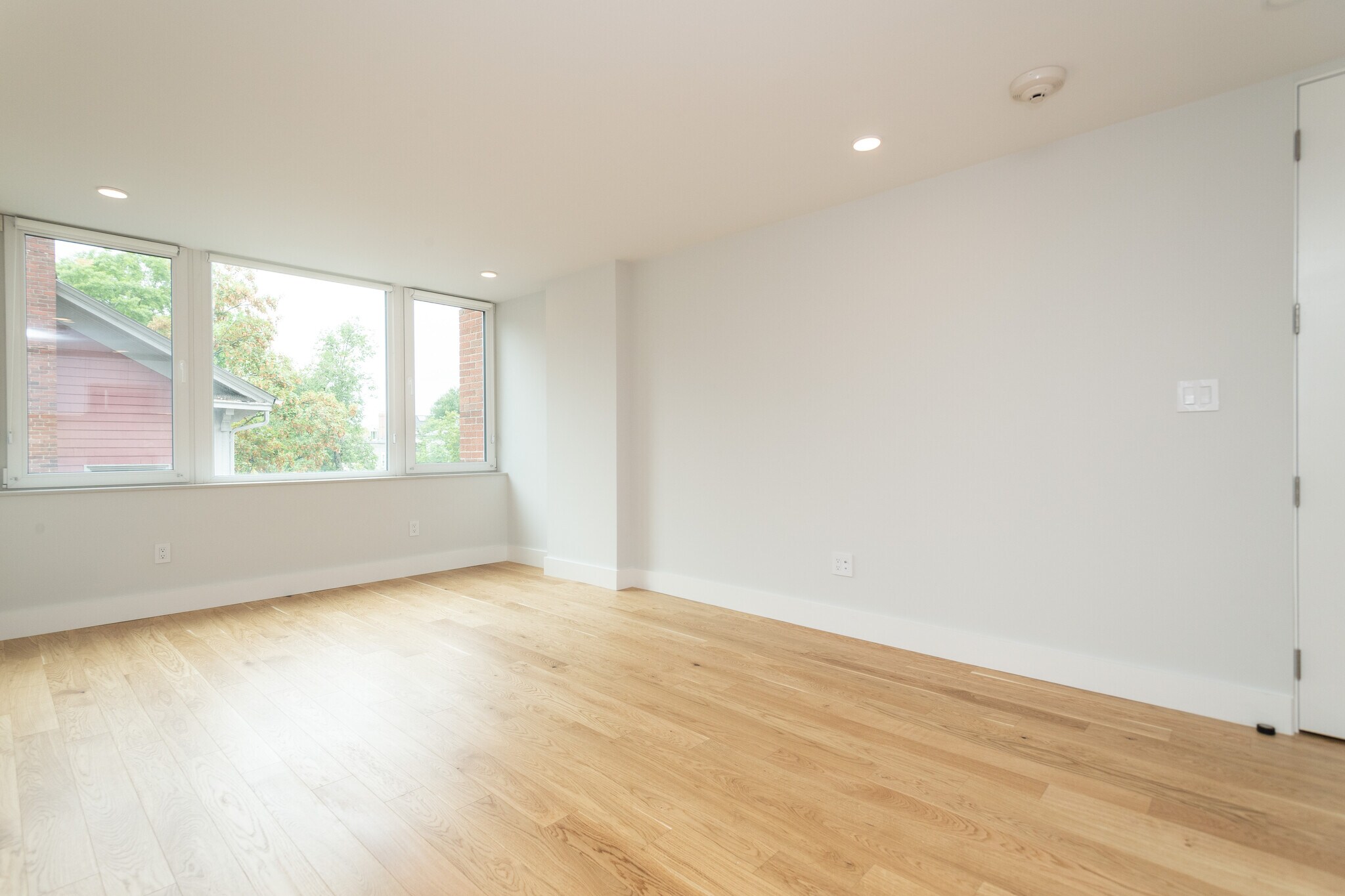 Building Photo - 334 Harvard St