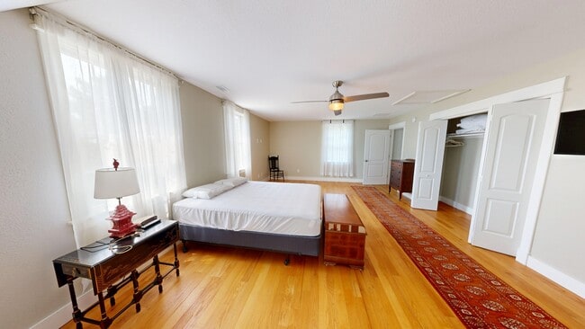 Building Photo - 1300 W Kitty Hawk Rd