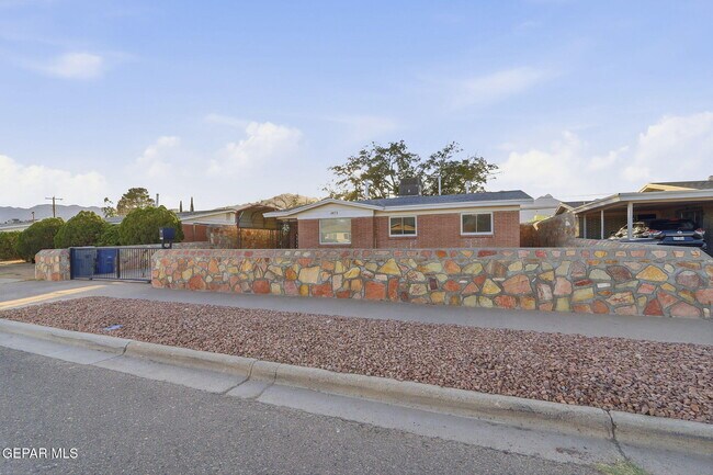 Building Photo - 4873 Mcgregor Dr