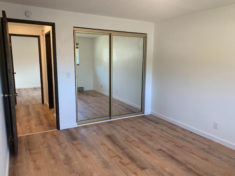 Building Photo - 116 1st Ave W