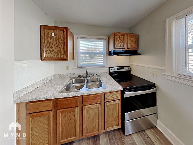 Building Photo - 949 47th St Ensley