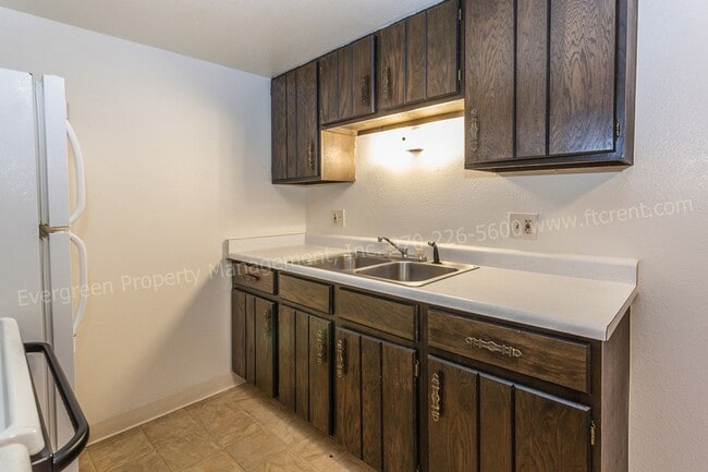 Building Photo - 1314 E 16th St