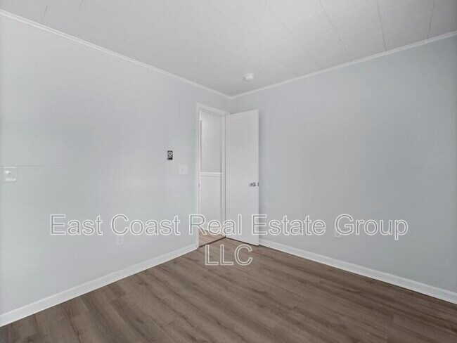 Building Photo - 528 Hack Wilson Way