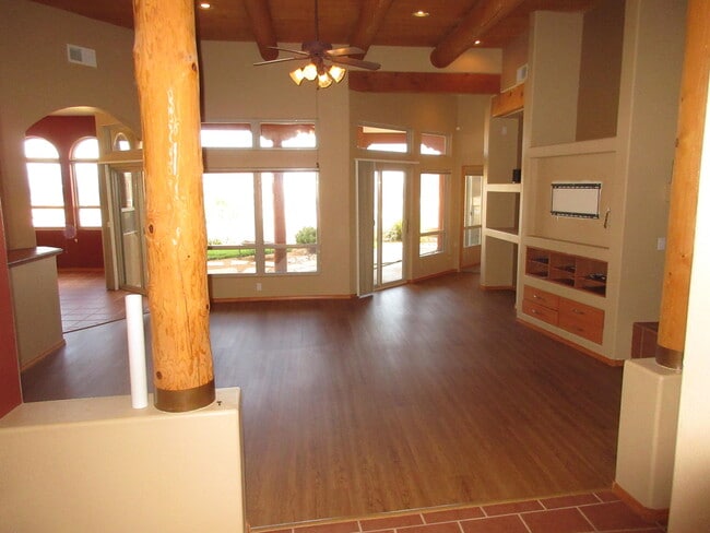 Building Photo - 1312 Tiffany Ln SE