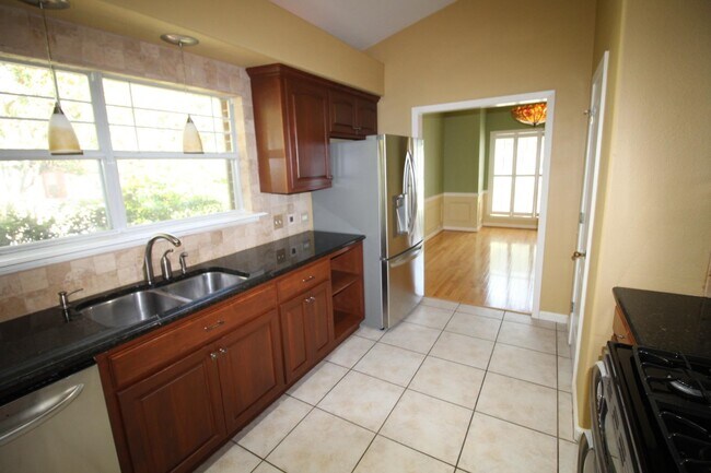 Building Photo - 9945 Rail Cir