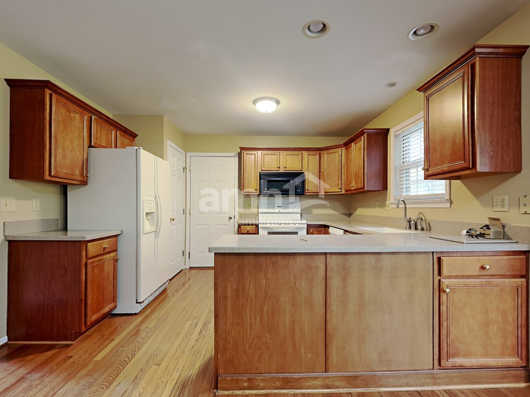 Building Photo - 15 Whispering Woods Ln