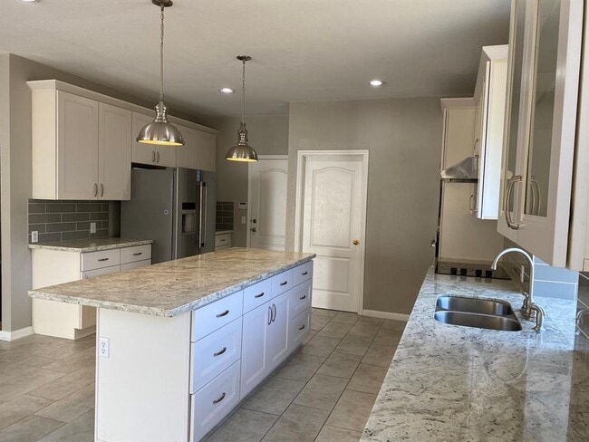 Building Photo - 8800 Rattlebush Cove
