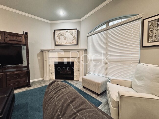 Building Photo - Gorgeous 4 Bedroom Home with Storm Shelter