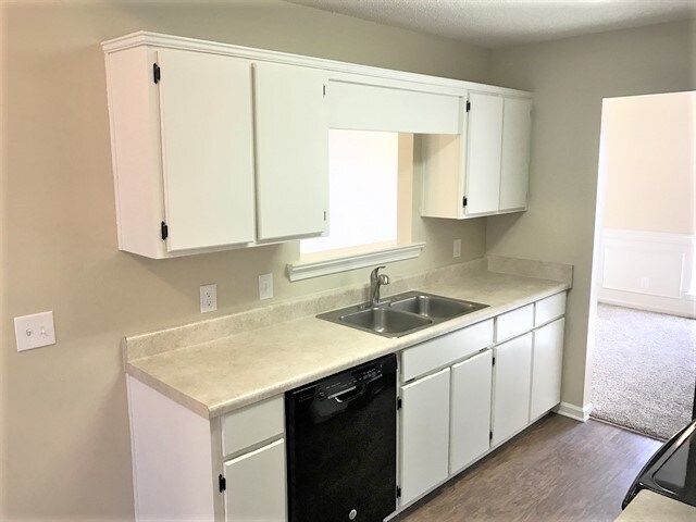 Building Photo - 5 Aquinnah Dr