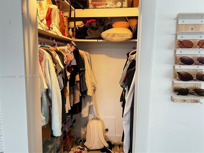 Building Photo - 9159 SW 77th Ave