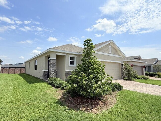 Building Photo - 5553 NW 40th Loop