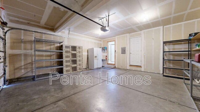 Building Photo - 826 Glenwall Dr