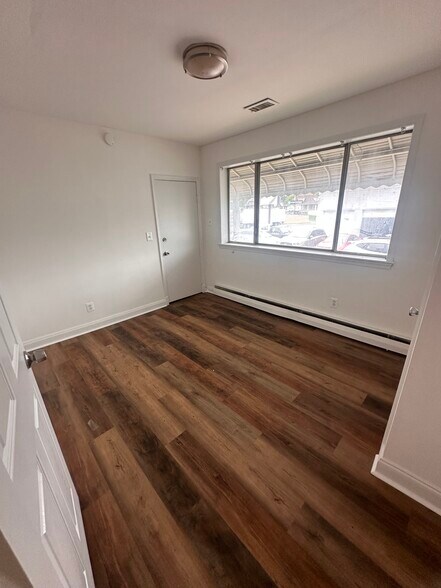 Building Photo - 4833 Belair Rd